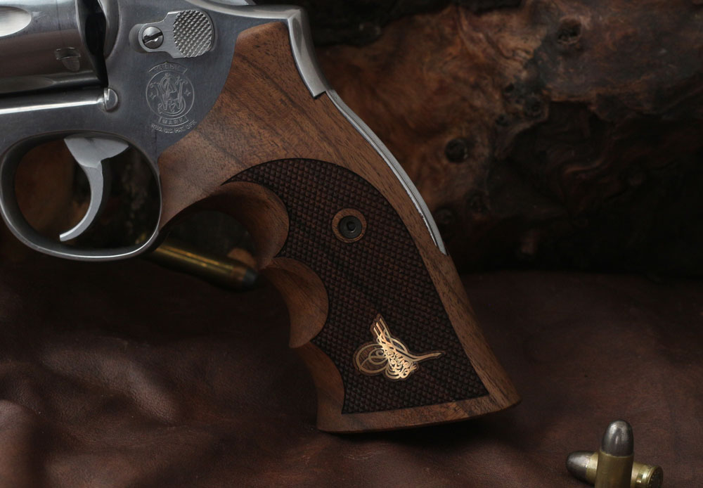 Smith Wesson K/L - Frame Square Butt Ceviz Ağacı Pirinç Logo 