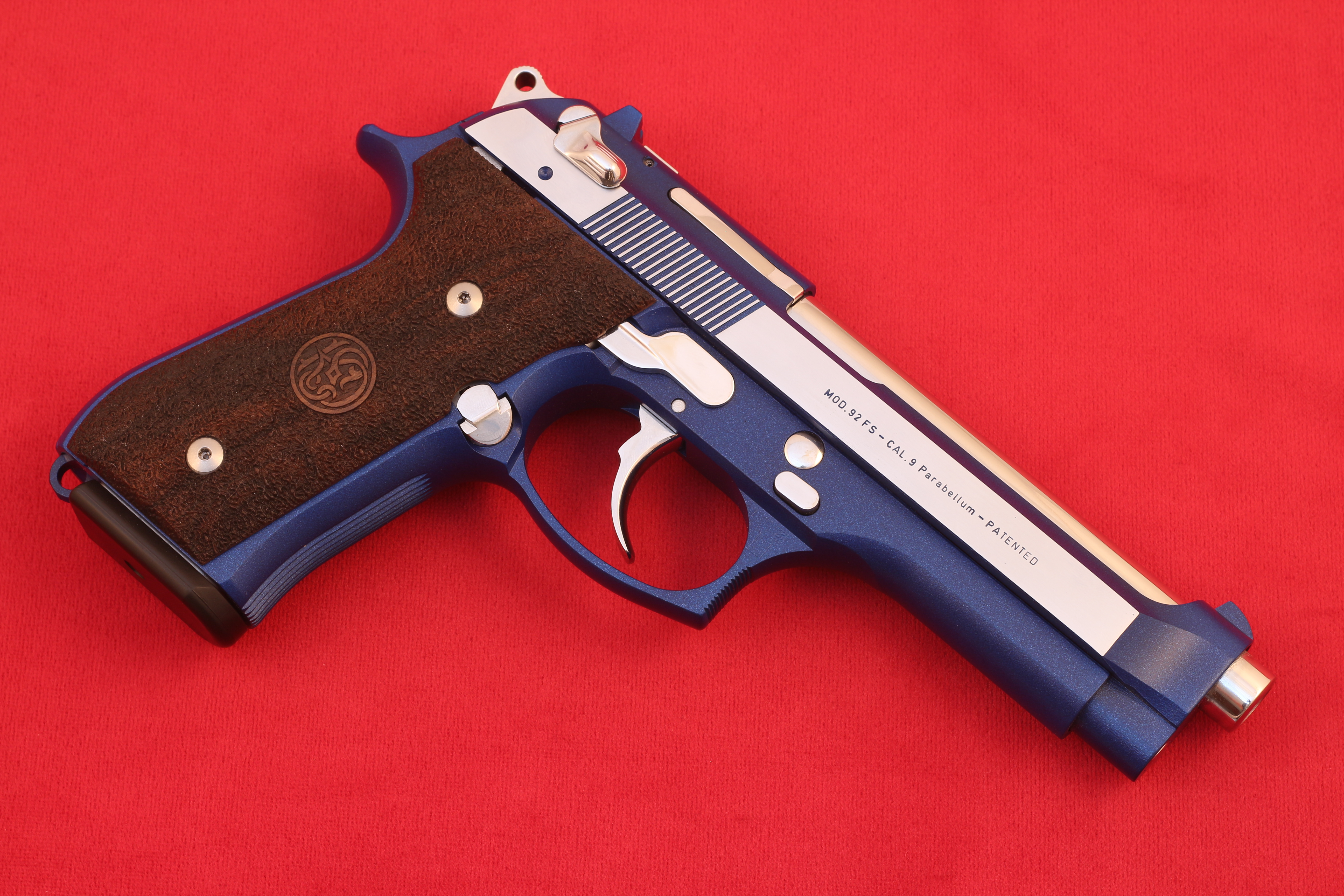 Beretta 92FS, 92, 92F, 92A1, 92FS INOX, 92G, 92D, 96, 96D, 96A1, M9, M9A1 Ceviz Ağacı Lazer Logo 