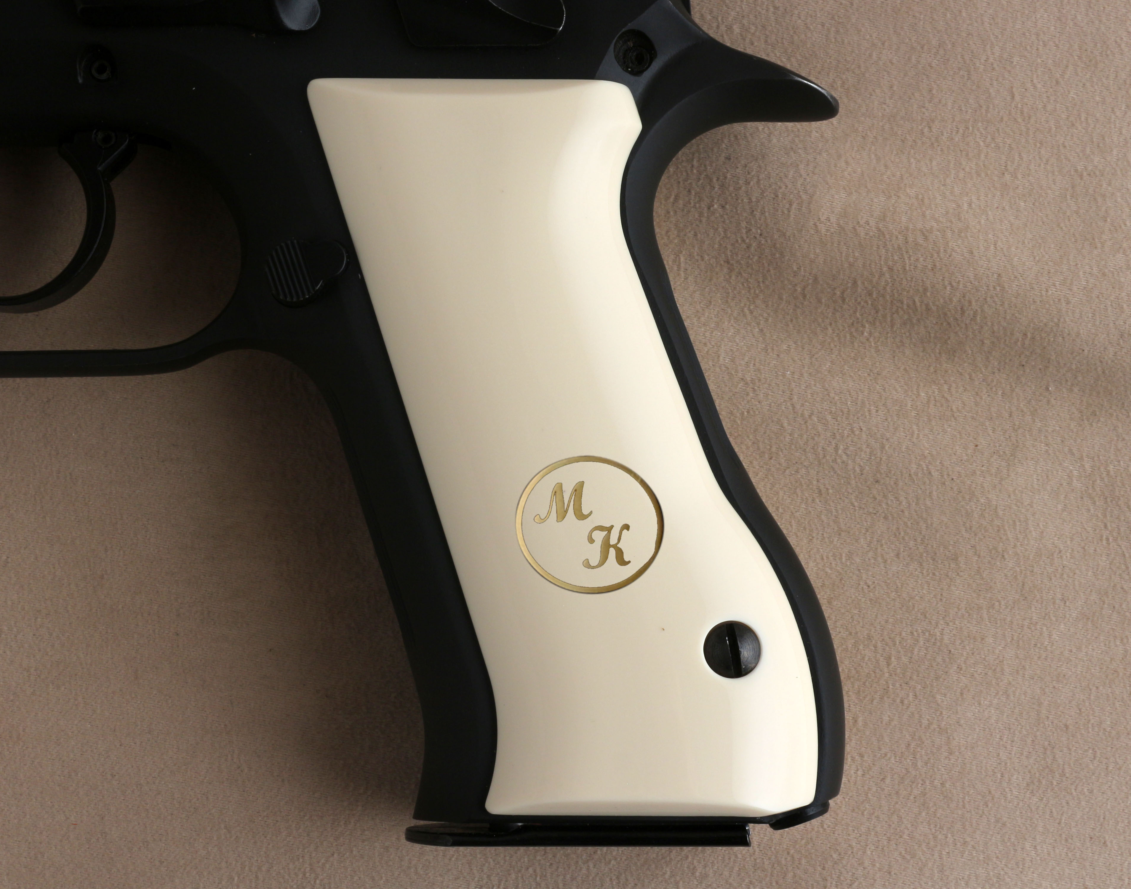 Jericho 941 F / FS Fildişi Akrilik Pirinç Logo 