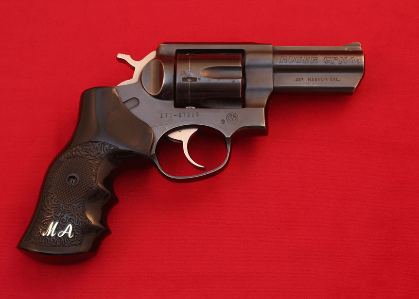 Ruger GP100 Siyah Akrilik Gümüş Logo 