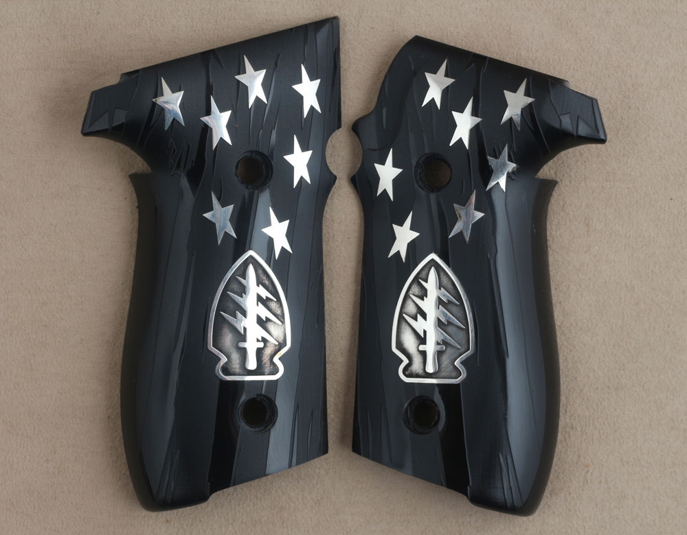 Sig Sauer P228 / P229 Siyah Akrilik Gümüş Logo (Büyük) 