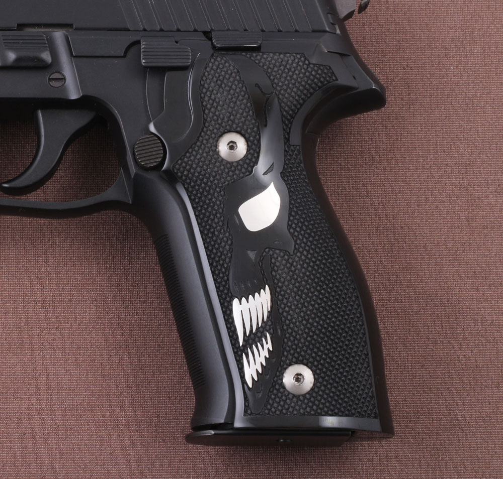 Sig Sauer P226 / P226 SL / P226 Sport / P226 Sport II / P226 Sport II SL / P226 Sport II SL PPC Siyah Akrilik Gümüş Logo 