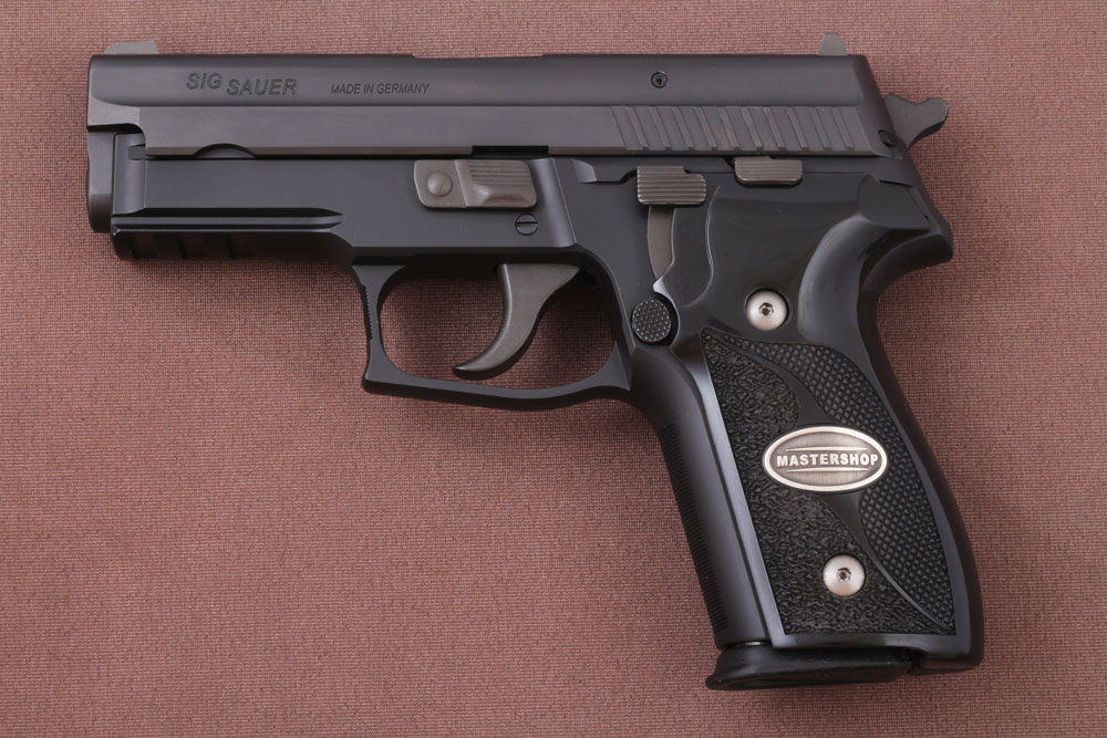 Sig Sauer P228 / P229 Siyah Akrilik Gümüş Logo 