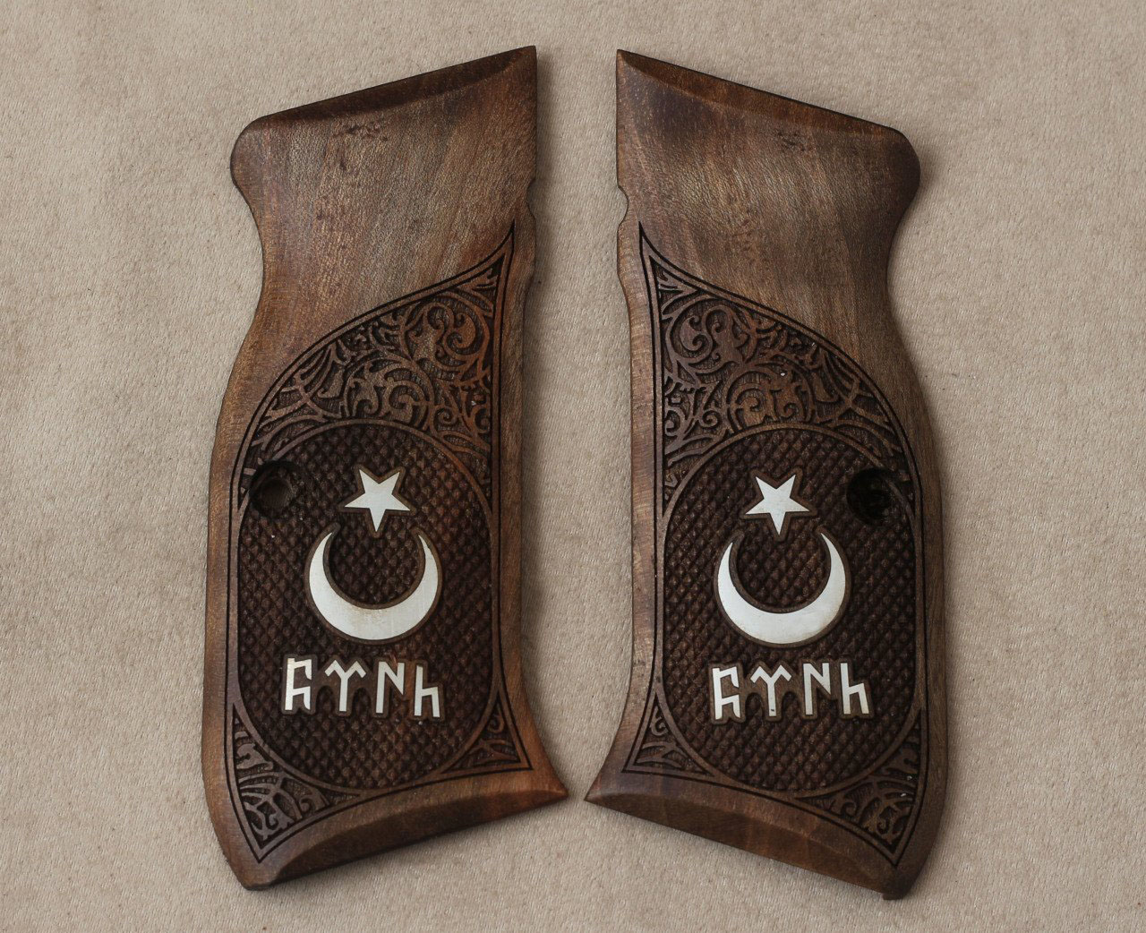 SAR (Sarsılmaz) Kılınç 2000 Light, P8L Ceviz Ağacı Gümüş Logo (Büyük) 