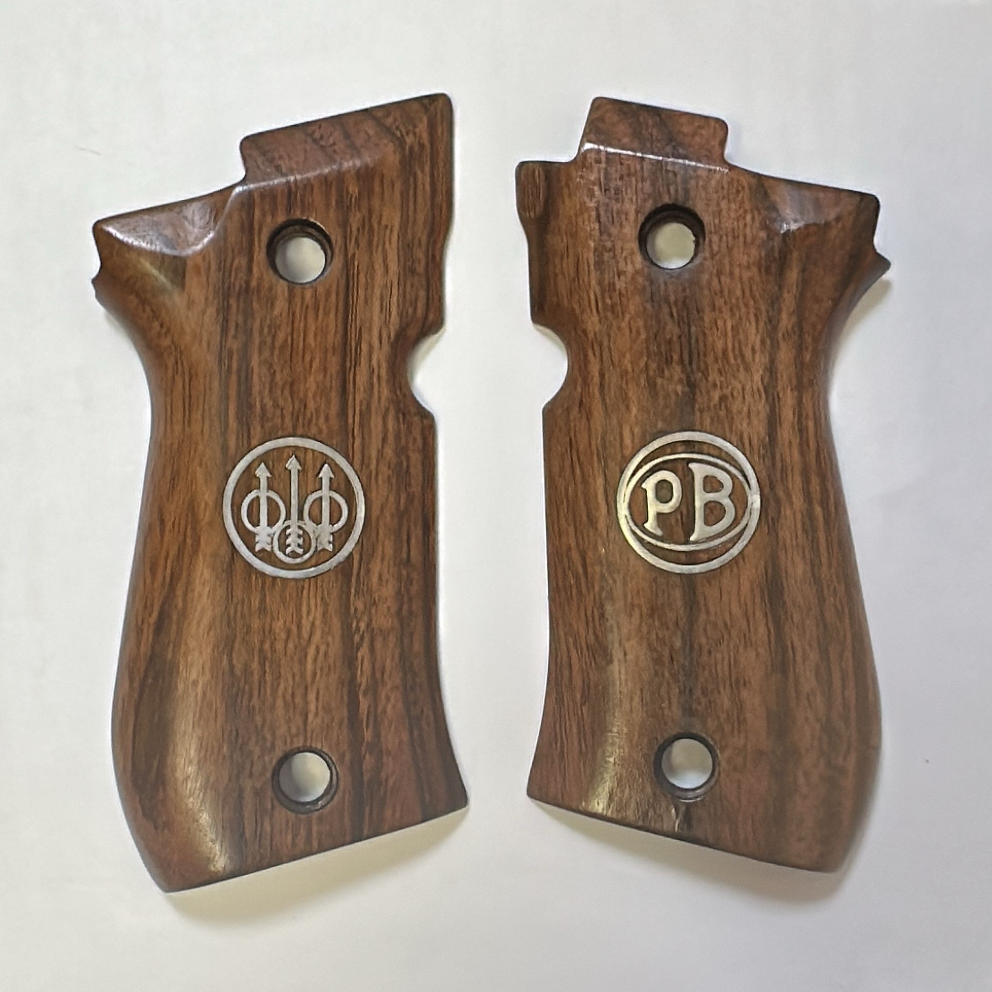Beretta 81F - 81 FS - 84 F - 84 FS - 84 Cheetah Ceviz Ağacı Gümüş Logo 