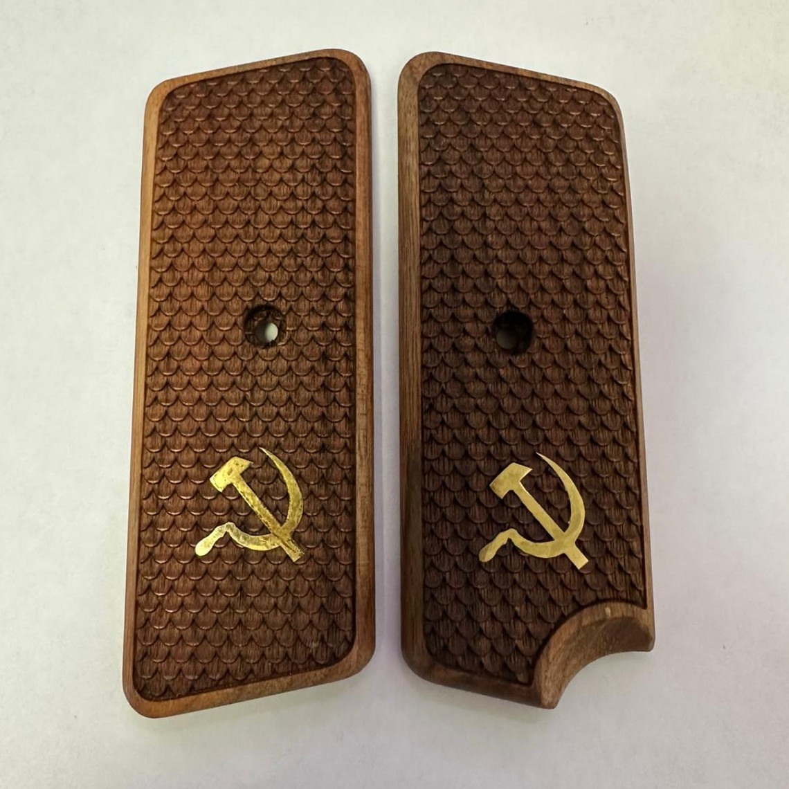 Tokarev M 57 / TT-30 - Ceviz Ağacı - Pirinç Logo